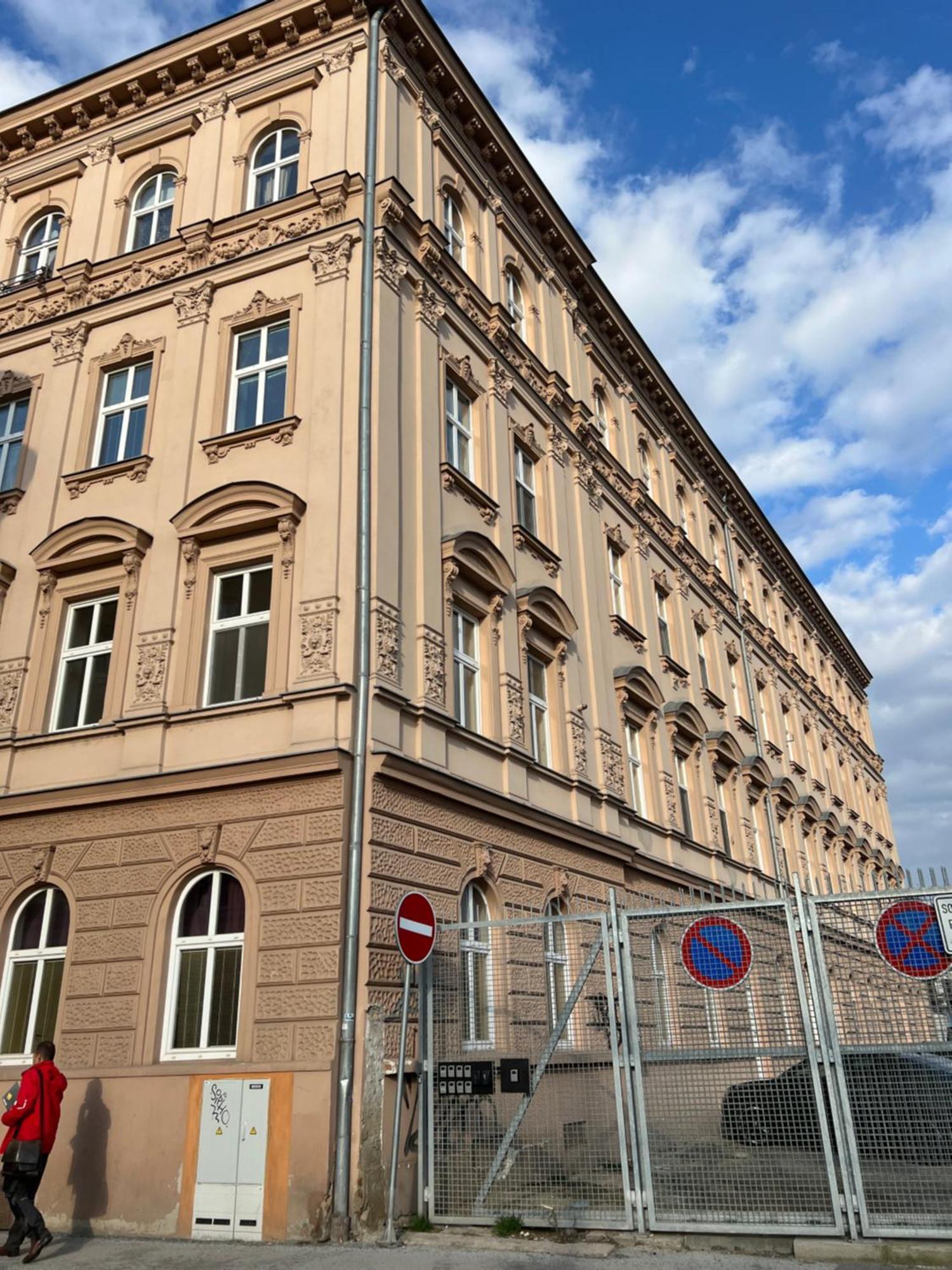 Apartment Plus Parking Brno Bagian luar foto